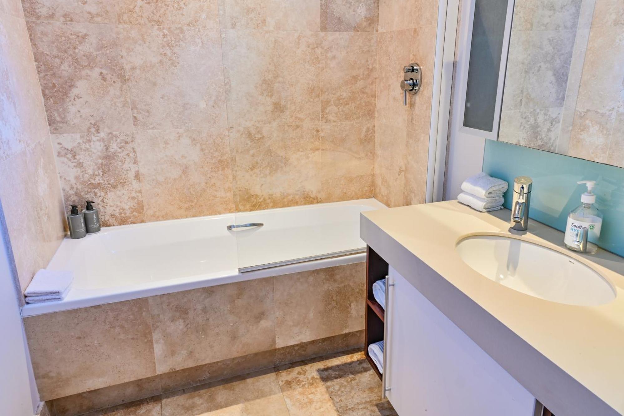 Gnd Properties Luxury Holiday Home 포트엘리자베스 외부 사진